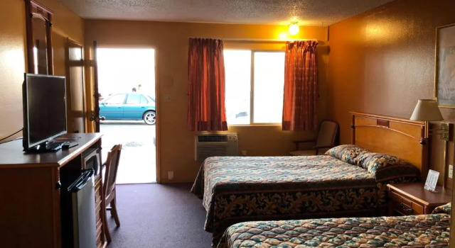Четырёхместный номер Standard Rodeway Inn Yuma Downtown