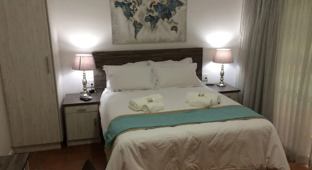 Loerie Gastehuis, Reservar Hotel Hotéis em Pretoria com piscina, Piscina