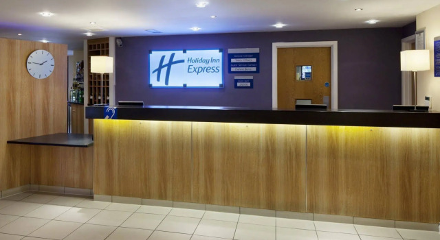 Holiday Inn Express Portsmouth Gunwharf Quays by IHG, Забронировать Отель Отели Портсмута с бассейном, рядом с Portsmouth Combined Courts Centre, Бассейн