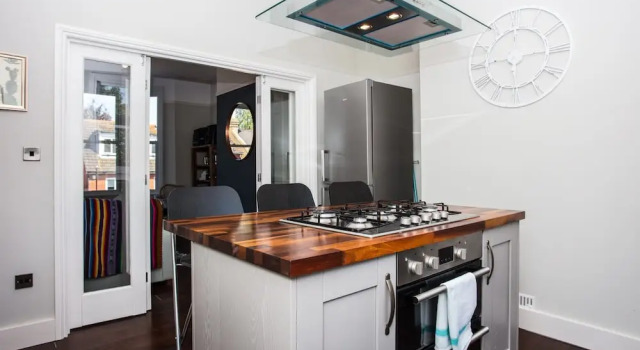 Townhouse Close To Olympic Park