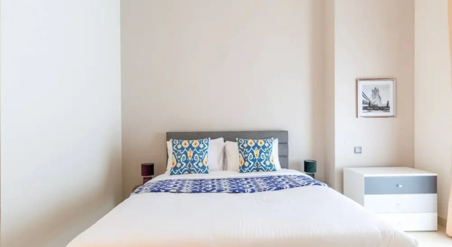 Bright & Spacious 3BR With Study in Downtown - Sleeps 7!, Забронировать Апартаменты/квартира Даунтаун Дубай , рядом с Дубайский аквариум