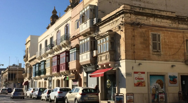 Seafront apartment between Valletta and Sliema, Reservar Apartamento Valeta Malta