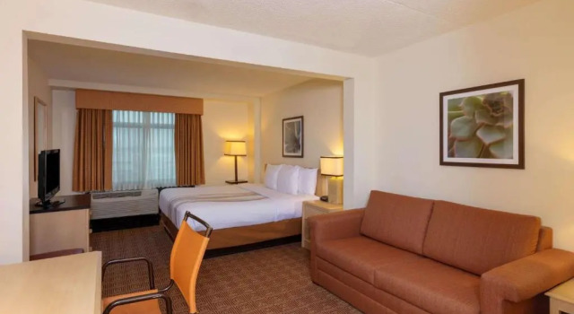 Двухместный номер Deluxe La Quinta by Wyndham Garden City