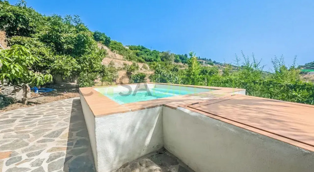 Charming Finca in Frigiliana With Private Pool, Prenota Casa vacanze Hotel a Axarquía con parcheggio, Parcheggio
