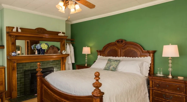 Honeybee Inn Bed & Breakfast, Reserva ahora Hotel Waupun Wisconsin