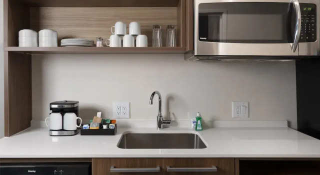 Четырёхместная студия Home2 Suites By Hilton Dallas East