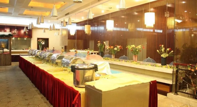 Yifeng Hotel, Rezerwuj Hotel Hotele w Shenzhen z parkingiem, Parking