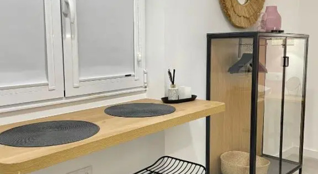 Pequeña suite independiente al lado Burgas, Rezerwuj Hotel Orense 
