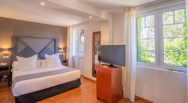 Полулюкс Hotel Torres de Somo