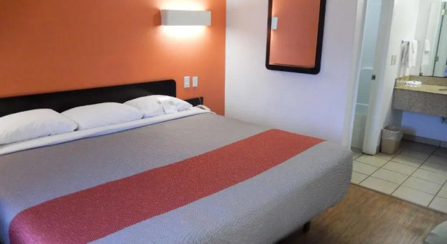 Номер Standard Motel 6-Clute, TX