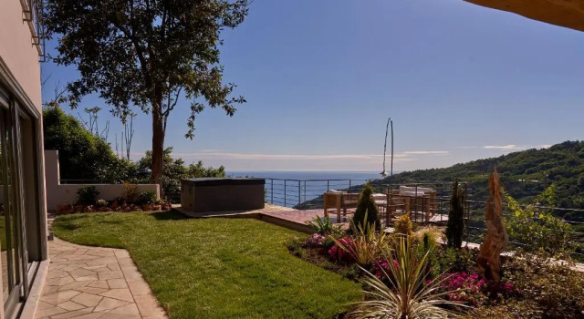 Апартаменты Sunrise Garden Hills