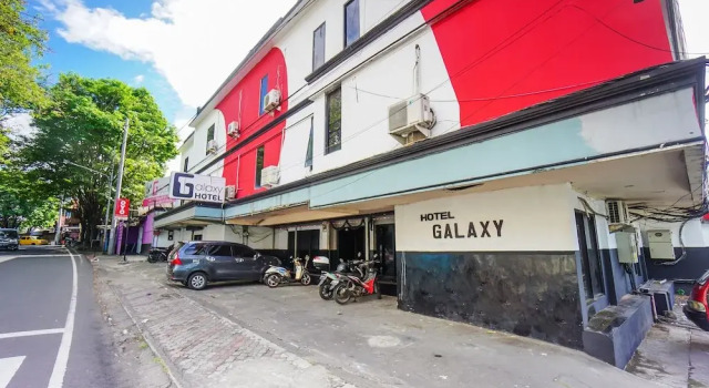 OYO 2217 Galaxy Hotel, Book Hotel Hotels in Sulawesi with Parking, Parking