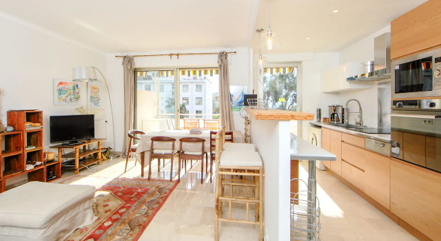 Apartment Les Aliscamps, Забронировать Апартаменты/квартира Отели Канн с парковкой, рядом с La Californie, Парковка