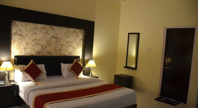 Hotel Ranthambhore Haveli, Забронировать Отель Отели штата Раджастхана с парковкой, Парковка