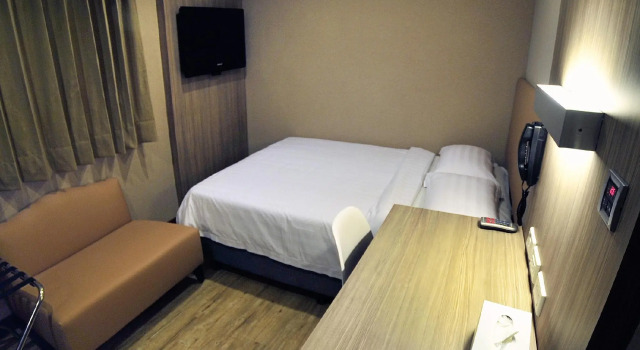 Номер Standard The Riverside Hotel International
