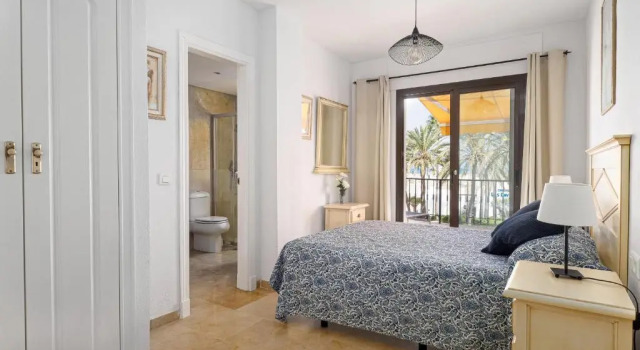 Frontline Beach Apartment Marina Real 5009, Забронировать Апартаменты/квартира Отели в центре Манилва, в центре