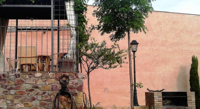 House With 4 Bedrooms in Navas de Estena, With Wonderful Mountain View, Buchen Sie Hotel Navas de Estena 