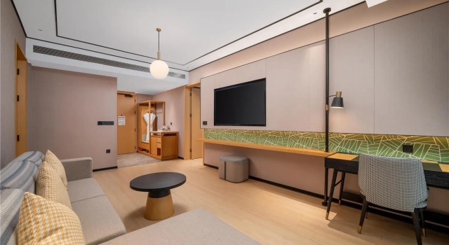 Люкс c 1 комнатой Hilton Garden Inn Taizhou Xinghua
