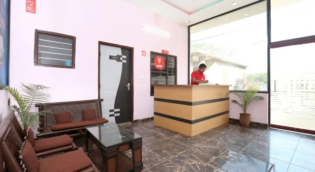 OYO 11497 Hotel Sharnam, Varaa Hotelli Hotellit Punjab pysäköinnillä, Pysäköinti