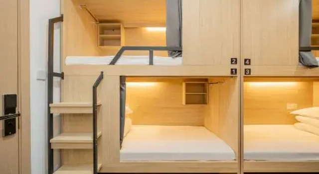 Кровать в общем номере (мужской номер) The Qixi Youth Hostel (Shanghai Hongqiao Center Branch)