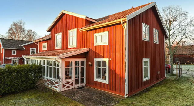 Stunning Home in Sjötorp With 3 Bedrooms and Wifi, Book Hotel  