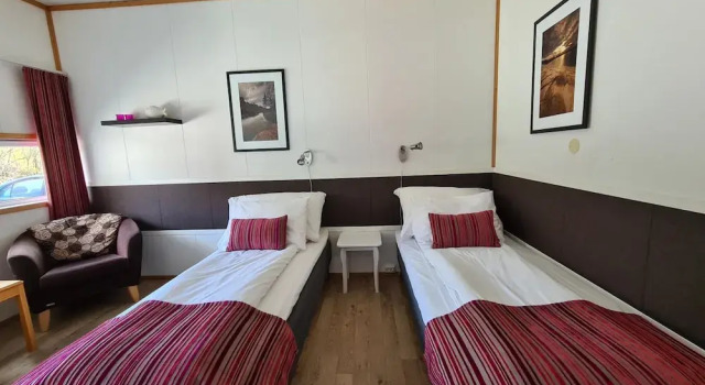Tjeldsundbrua Hotel, Rezerwuj Hotel Hotele w Tjeldsund z parkingiem, Parking