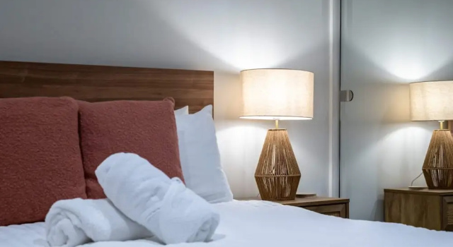 Четырёхместные апартаменты с балконом Central 2 Bedroom Apartment in Southbank