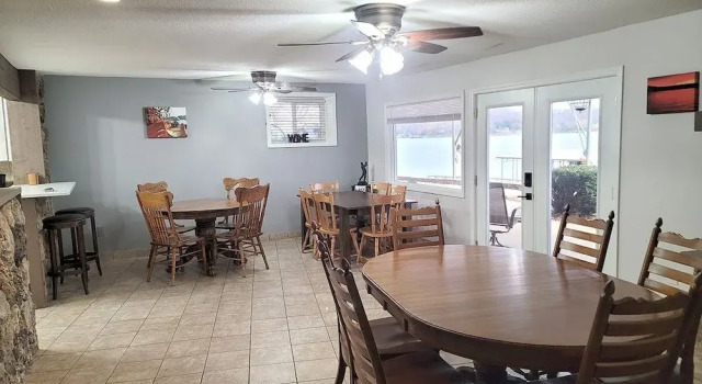 Коттедж Newly Updated Interior, Sunroom w/ Hot Tub, Deck, Deep Water Dock, Boat & PWC Slips