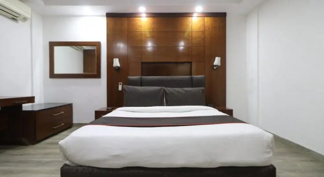 GoldRoom