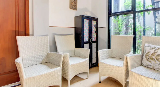 Capital O 94314 Sunny Co Living, Book Hotel Baturetno 