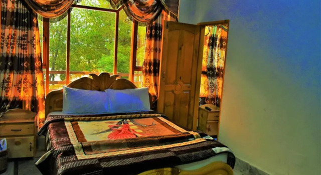 Almas Hotel