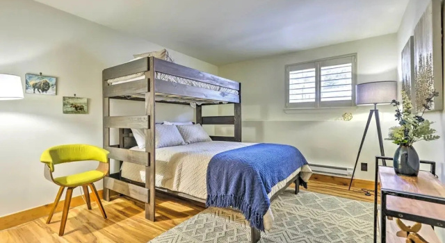 Апартаменты Mtn/lake Views & 3 Mi to Skiing: Dillon Condo