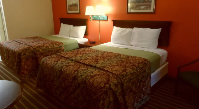 Magnuson Hotel & Rv Park, Varaa Hotelli Saint Robert Ozark