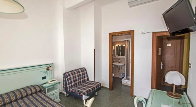 Трёхместный номер Hotel Baia