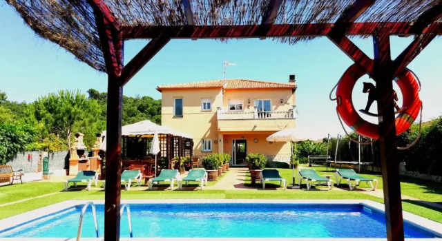 Коттедж Holiday Home Cardona
