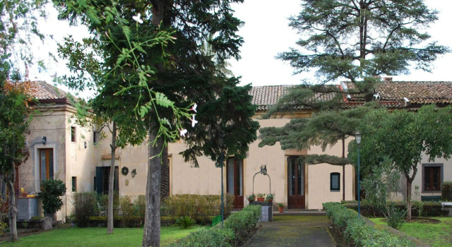 Case Zuccaro, Book Bed and Breakfast Hotels in Sicily with Parking, Parking
