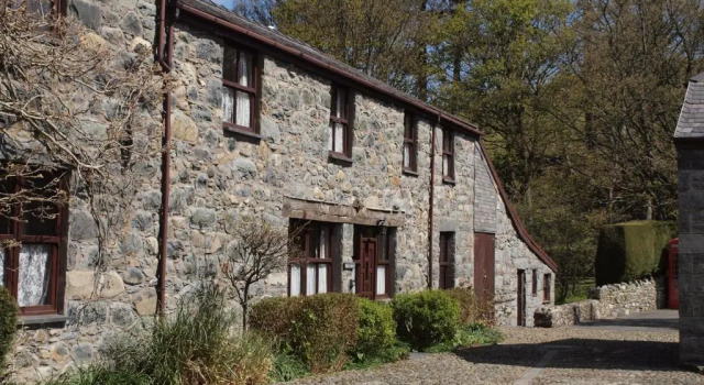 Коттедж с 3 комнатами Conwy Valley Cottages