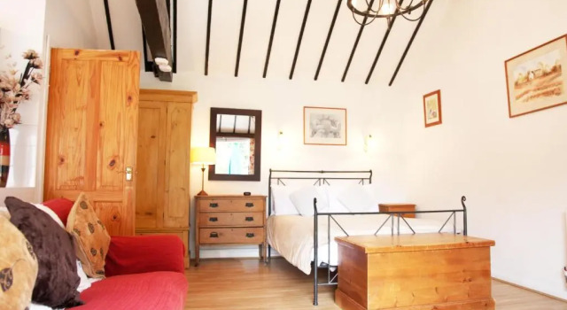 Студия Sheephouse Manor