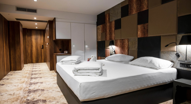 Hollywood Hotel, Забронировать Отель Илиджа Сараевский кантон