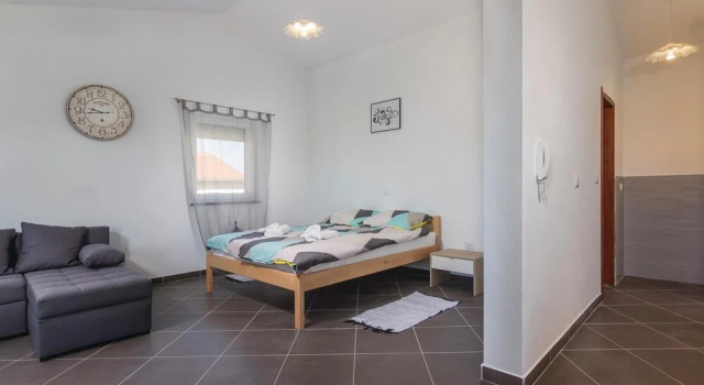 Beautiful Home in Pula With Wifi and 7 Bedrooms