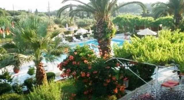 Кровать в общем номере Brati - Arcoudi Hotel