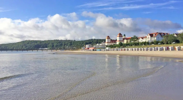 Appartementhaus "Atlantic" F651 WG 6 mit Balkon und seitlichem Meerblick