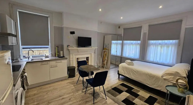 Studio Flat in Lovely Alexandra Palace, London, Забронировать Апартаменты/квартира Лондон Большой Лондон, рядом с Баундс Грин