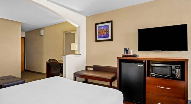 Четырёхместный люкс Quality Suites Irving-Las Colinas