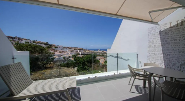 Апартаменты Deluxe Costa Adeje Garden Aparthotel