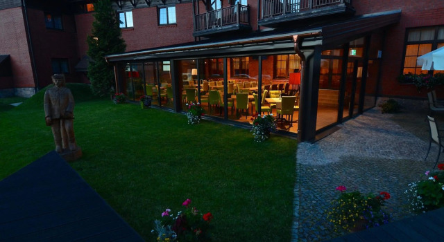 Hotel Zubrówka Bialowieza, Забронировать Отель Беловеж 
