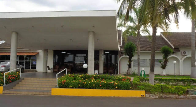 Rio Claro Plaza Hotel, Забронировать Отель Риу-Клару штат Сан-Паулу