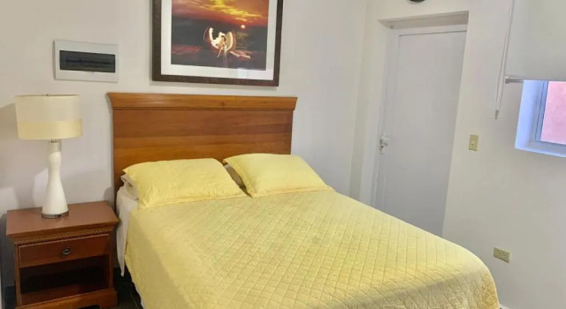 1 Bed Apartment Sleeps 2 - Pool, Parking, Wifi