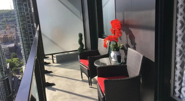 Апартаменты с балконом Luxury home in downtown Montreal