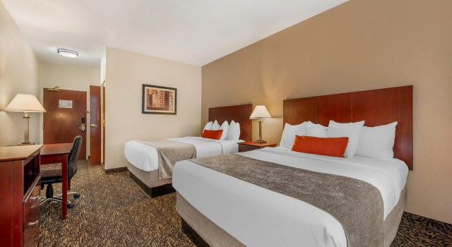 Четырёхместный номер Standard Best Western Plus Boulder Louisville